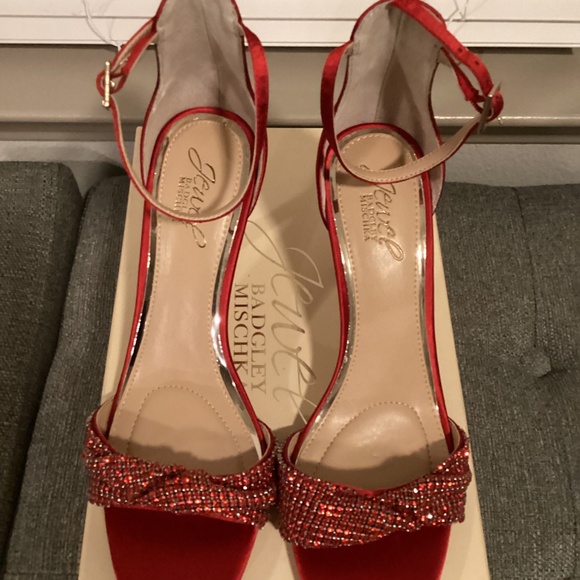 Jewel Badgley Mischka Yesia Crystal Sandal (Women) 8M - Picture 4 of 13